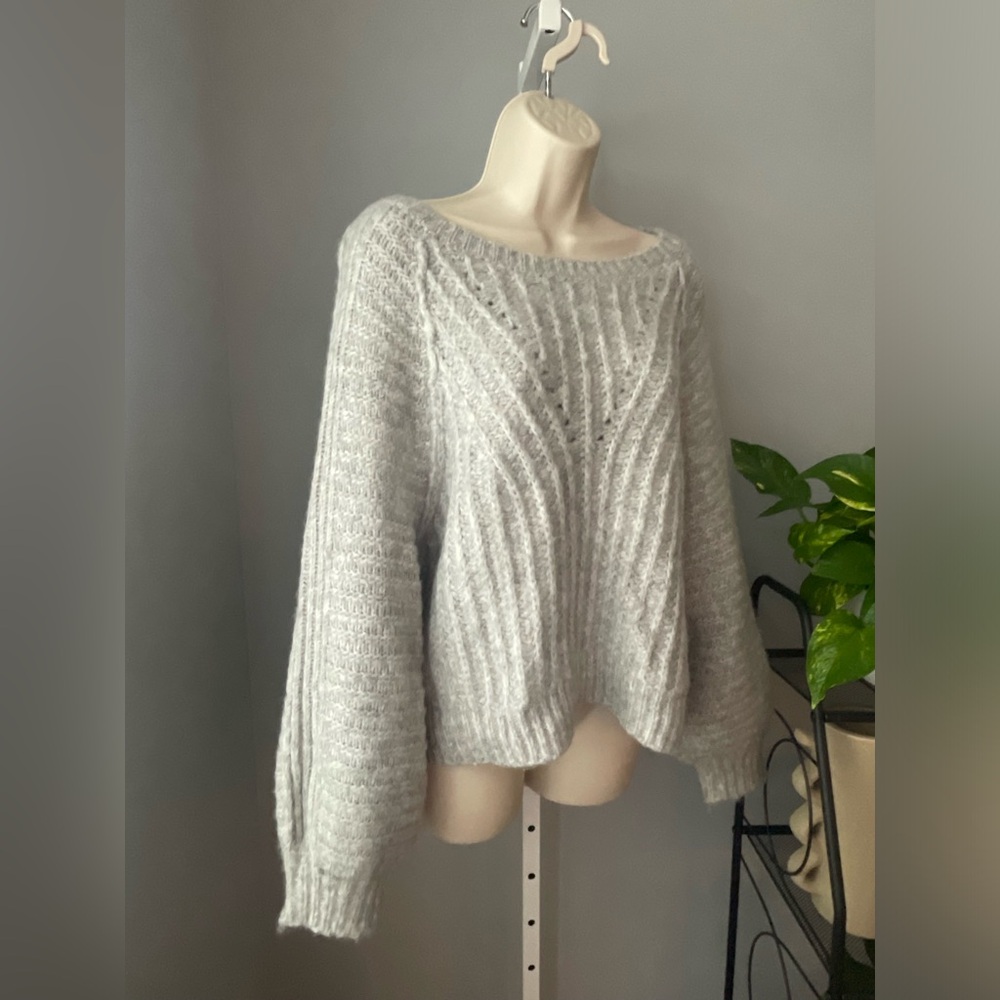 Free People Soft and Cozy Gray Sweater. Size Small.